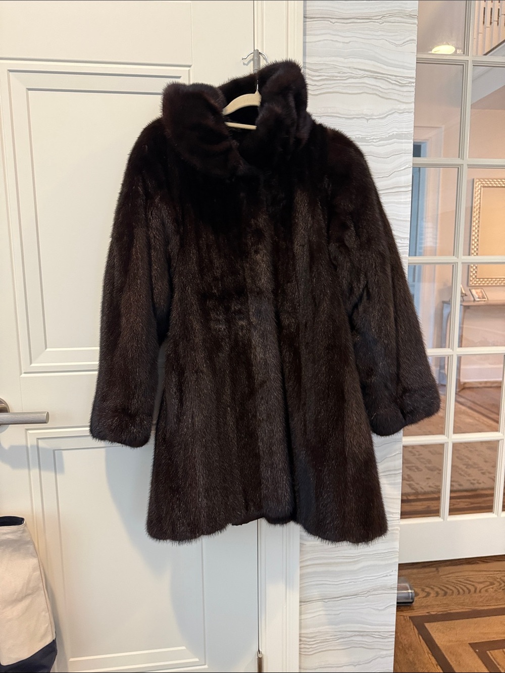 Women's Dark Brown Genuine Mink Fur Coat - Classic Style